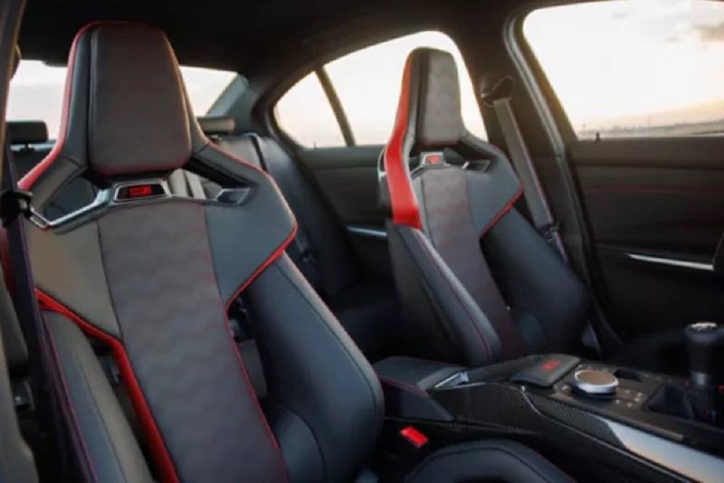 BMW 2027 M3 CS Handschalter bucket seats