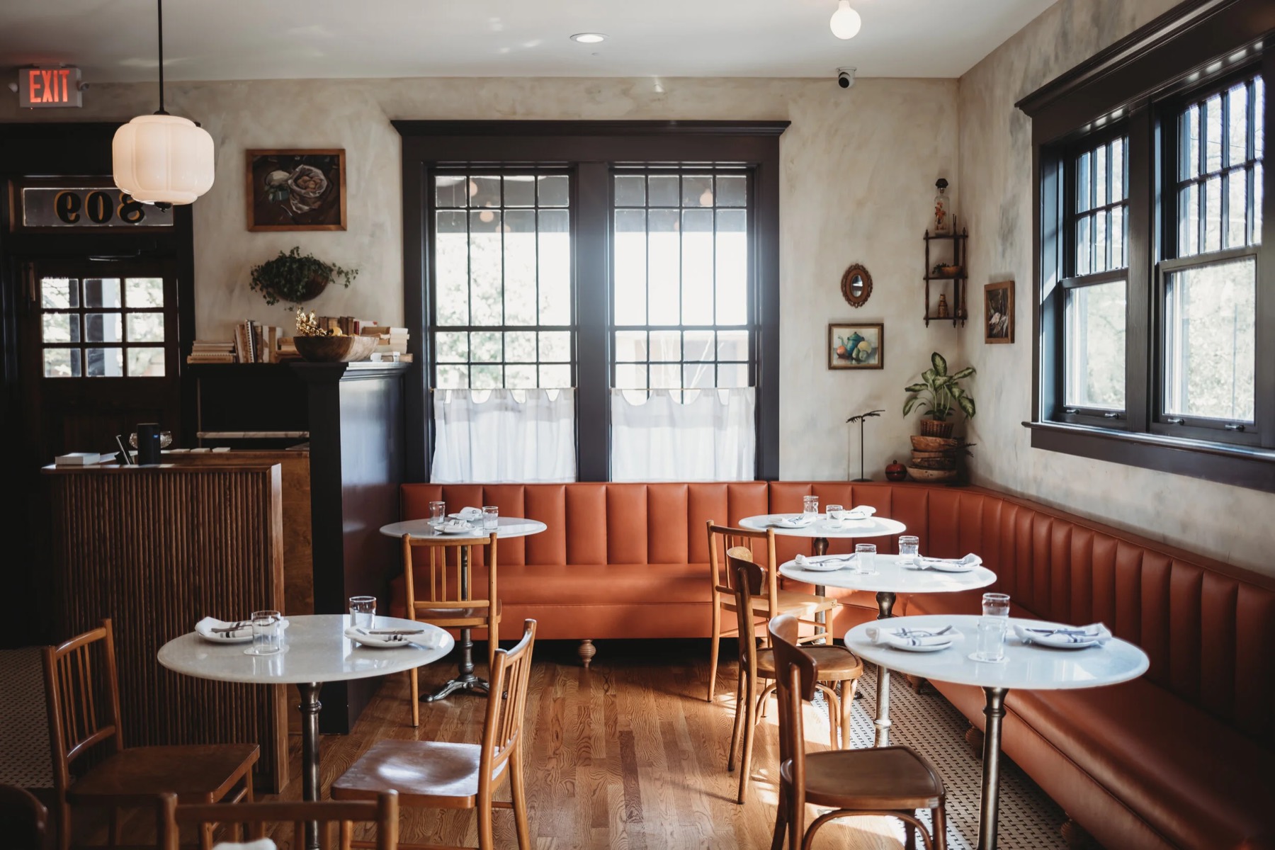 Elvie's, Belhaven