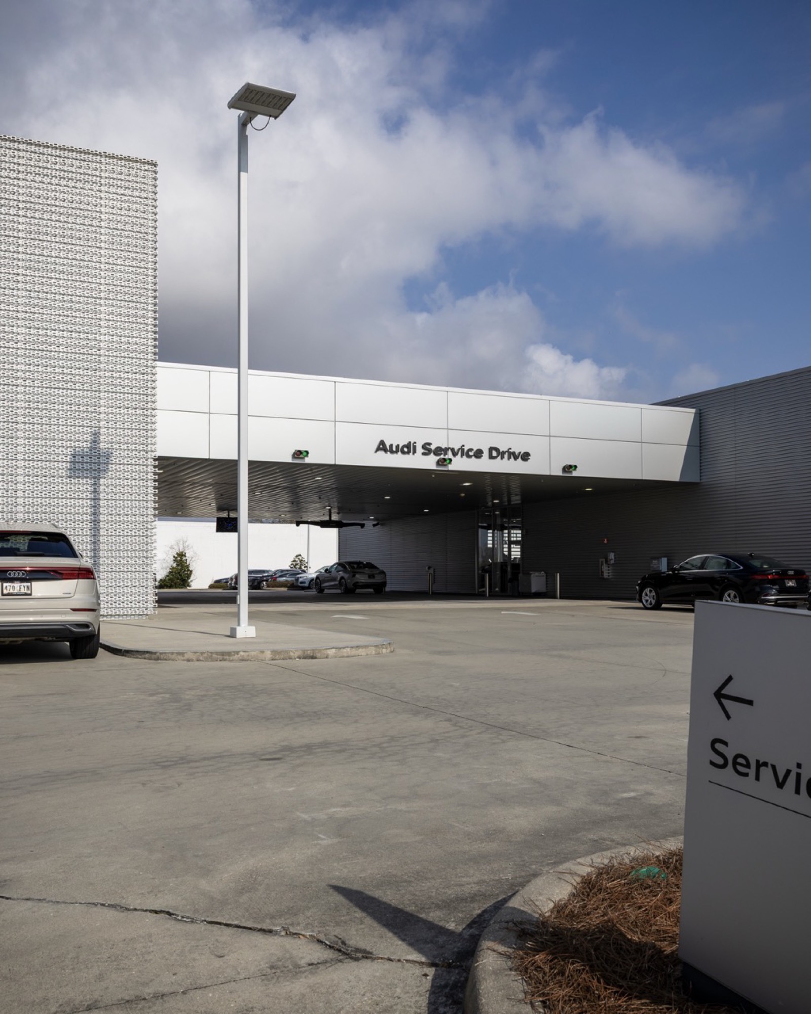 Covered service drive at Audi Baton Rouge