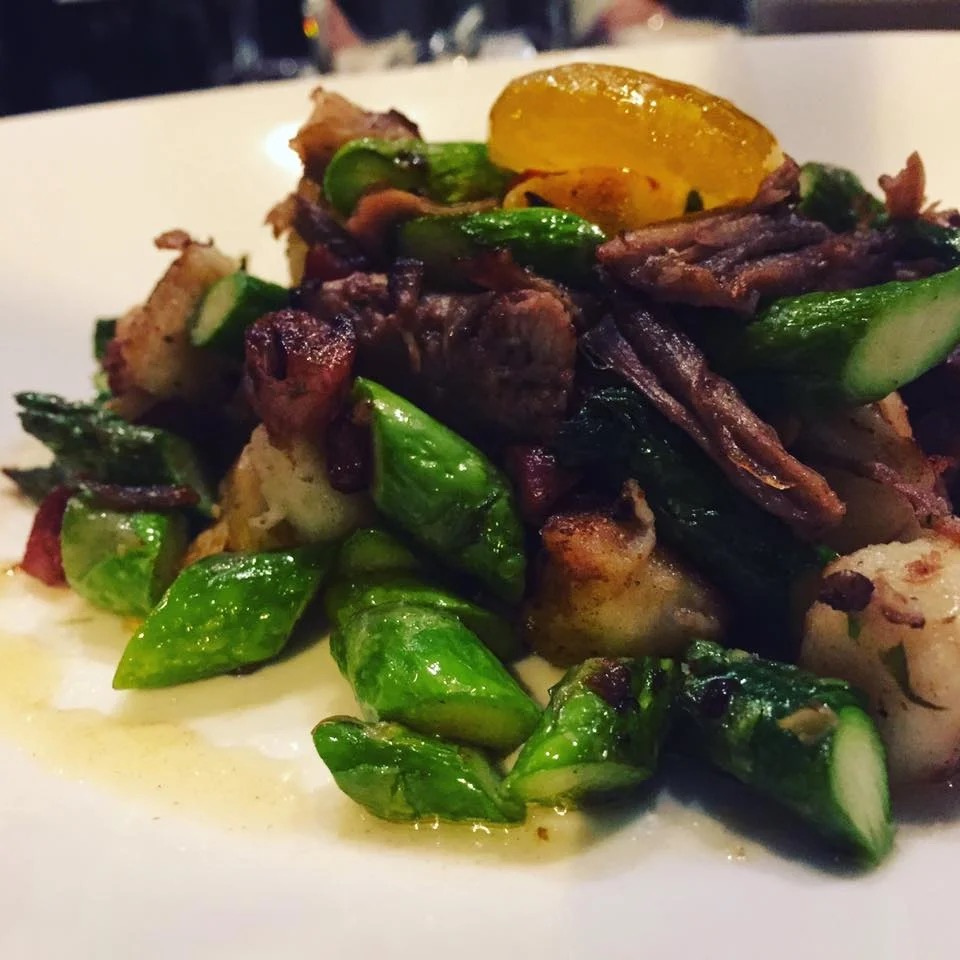 A plate at Cocha