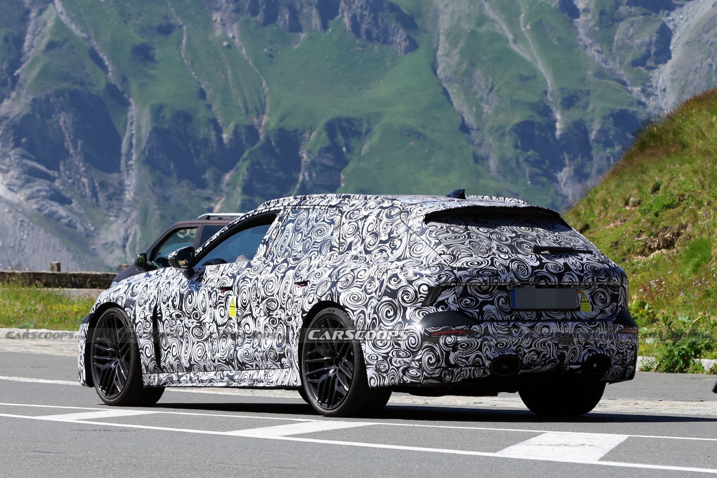 RS6 Avant prototype, side